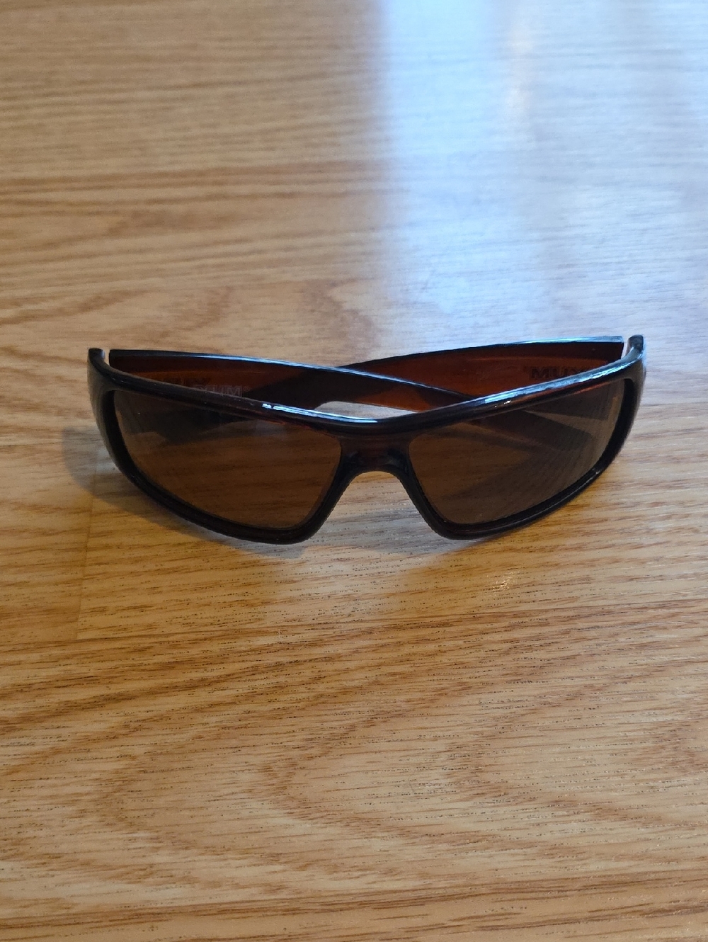 YUM Brown Sporty Sunglasses